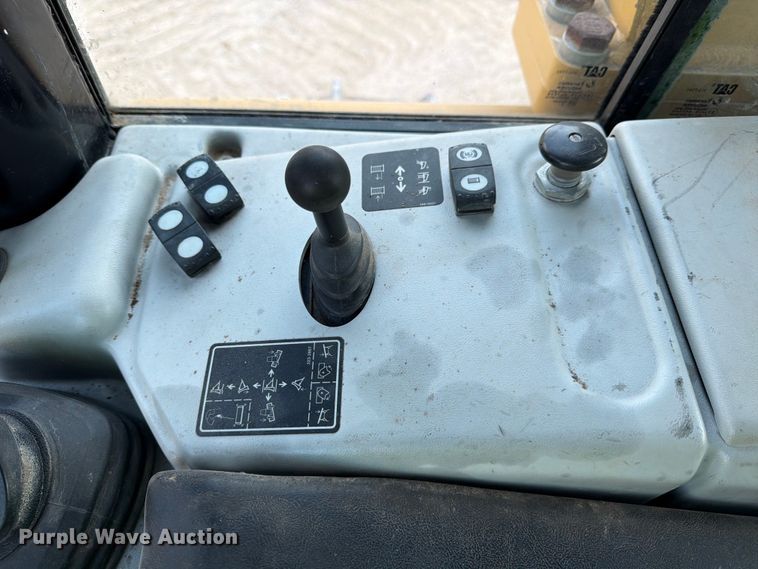 image for item ED5011 2017 Caterpillar D6N LGP dozer