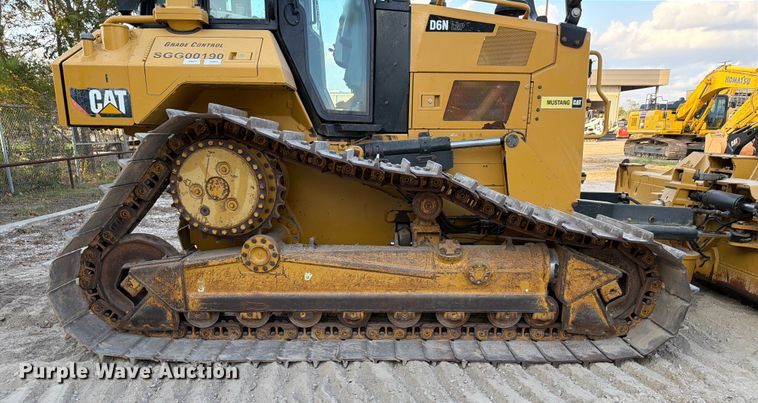 image for item ED5011 2017 Caterpillar D6N LGP dozer