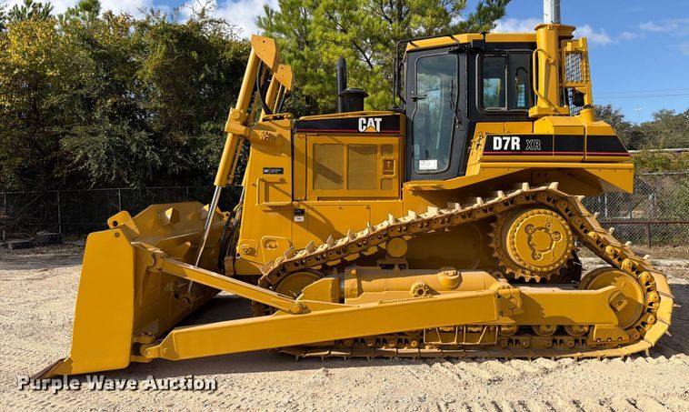 image for item ED5013 2005 Caterpillar D7R dozer