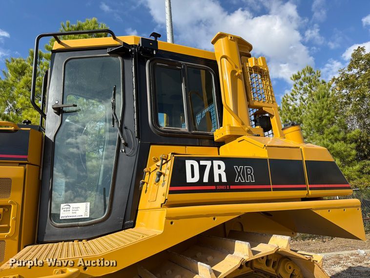 image for item ED5013 2005 Caterpillar D7R dozer