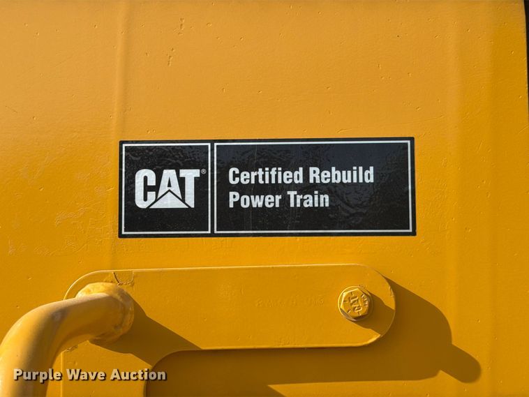 image for item ED5013 2005 Caterpillar D7R dozer