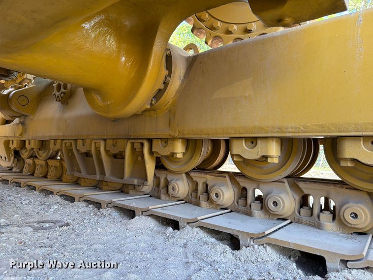 image for item ED5013 2005 Caterpillar D7R dozer