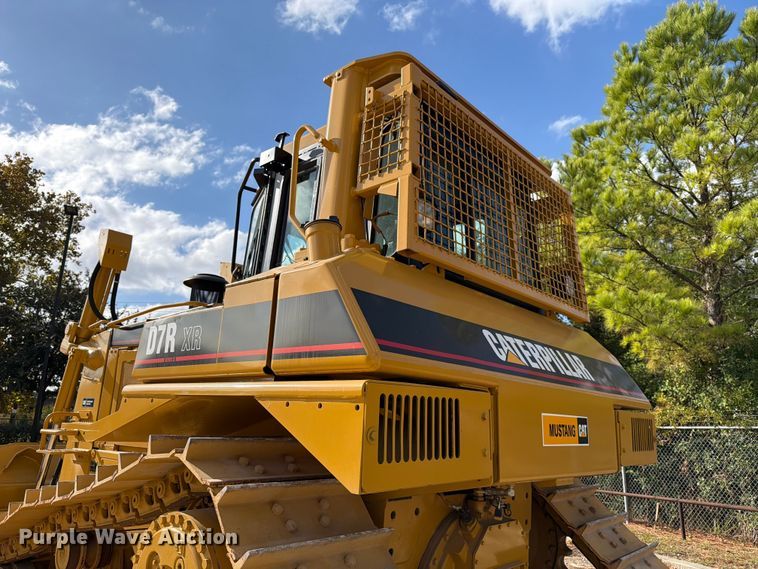 image for item ED5013 2005 Caterpillar D7R dozer