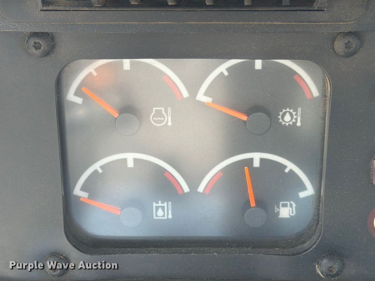 image for item ED5013 2005 Caterpillar D7R dozer