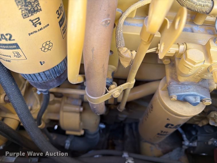 image for item ED5013 2005 Caterpillar D7R dozer