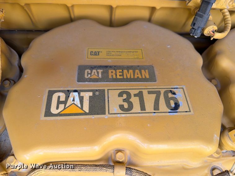 image for item ED5013 2005 Caterpillar D7R dozer