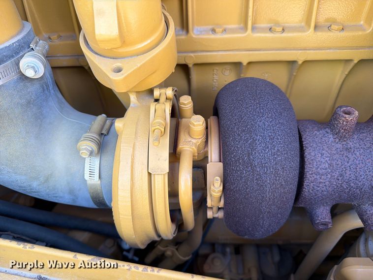 image for item ED5013 2005 Caterpillar D7R dozer