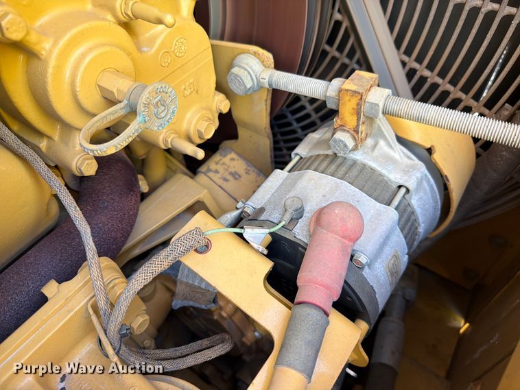 image for item ED5013 2005 Caterpillar D7R dozer