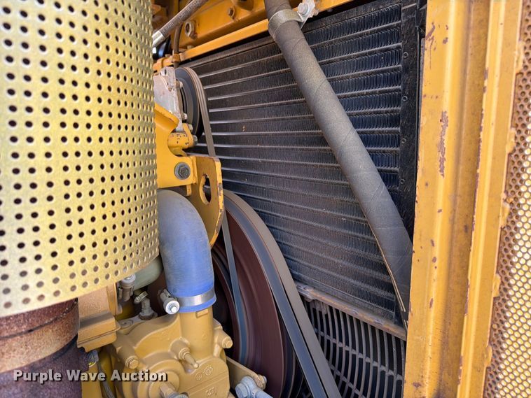 image for item ED5013 2005 Caterpillar D7R dozer