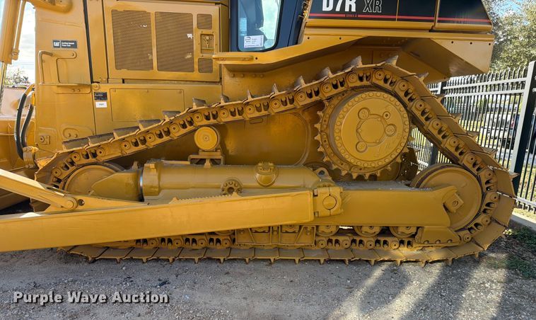 image for item ED5013 2005 Caterpillar D7R dozer