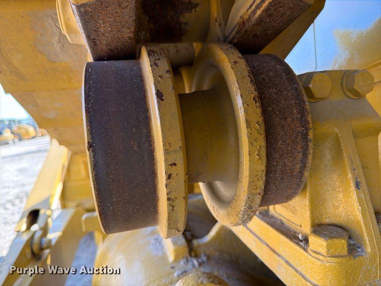 image for item ED5013 2005 Caterpillar D7R dozer