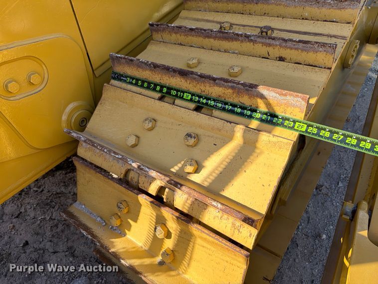 image for item ED5013 2005 Caterpillar D7R dozer
