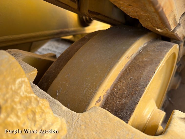 image for item ED5013 2005 Caterpillar D7R dozer