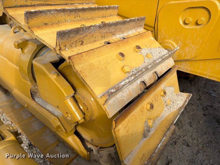 image for item ED5013 2005 Caterpillar D7R dozer