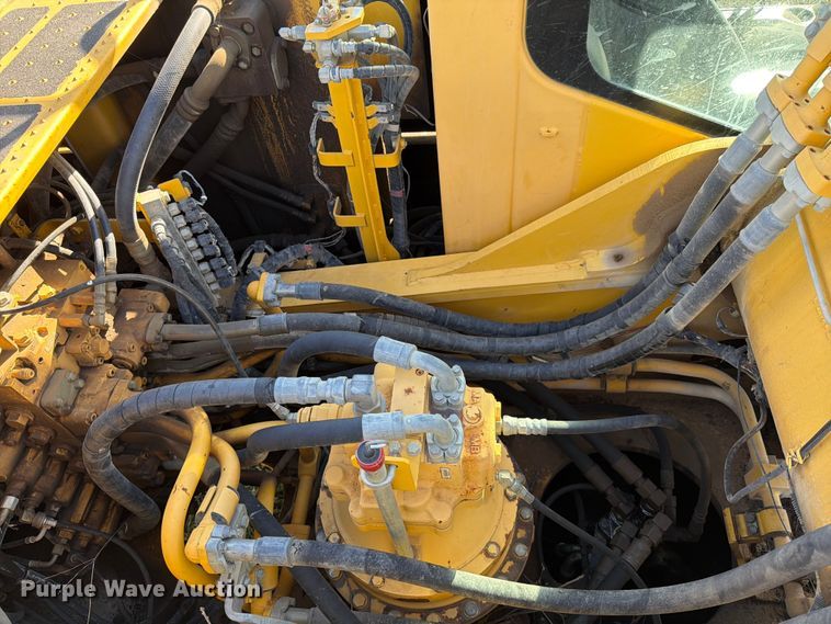 image for item ED5014 2017 Komatsu PC360LC-11 excavator