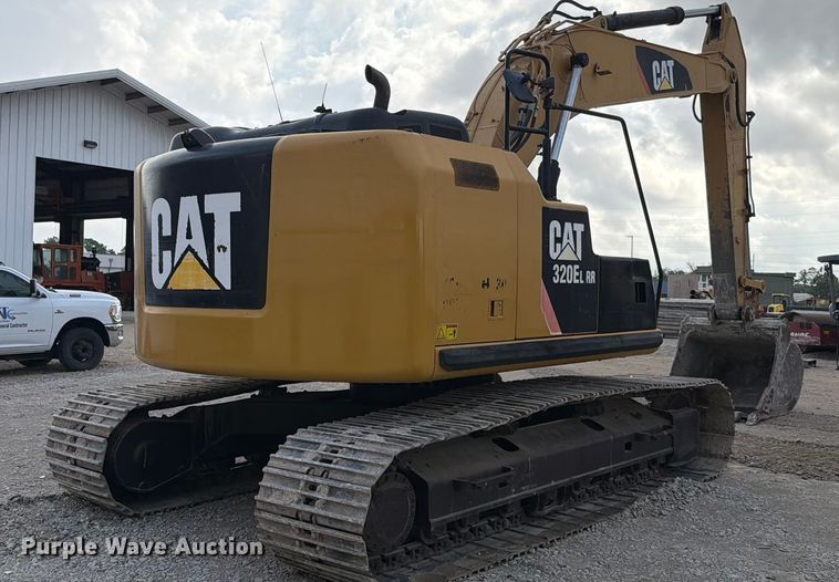 EXCAVADORA 2015 CATERPILLAR 320ELRR