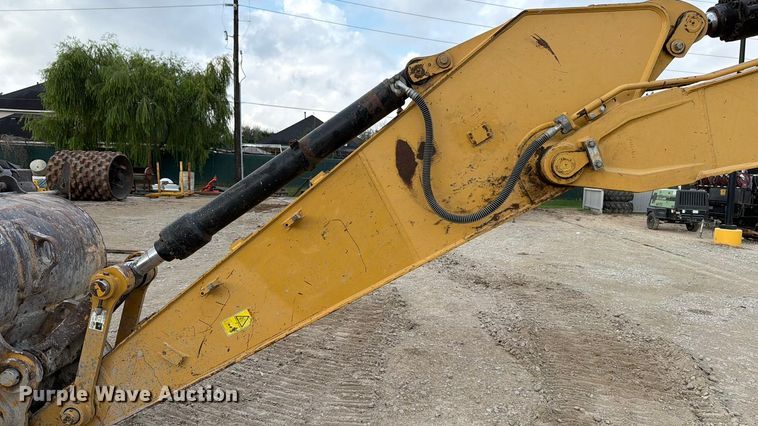 image for item ED5015 2015 Caterpillar 320E LRR excavator