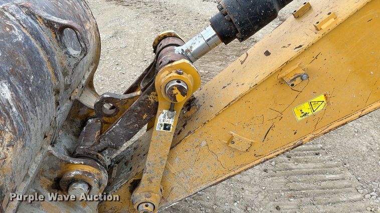 image for item ED5015 2015 Caterpillar 320E LRR excavator