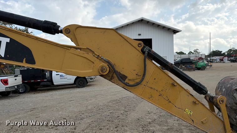 image for item ED5015 2015 Caterpillar 320E LRR excavator