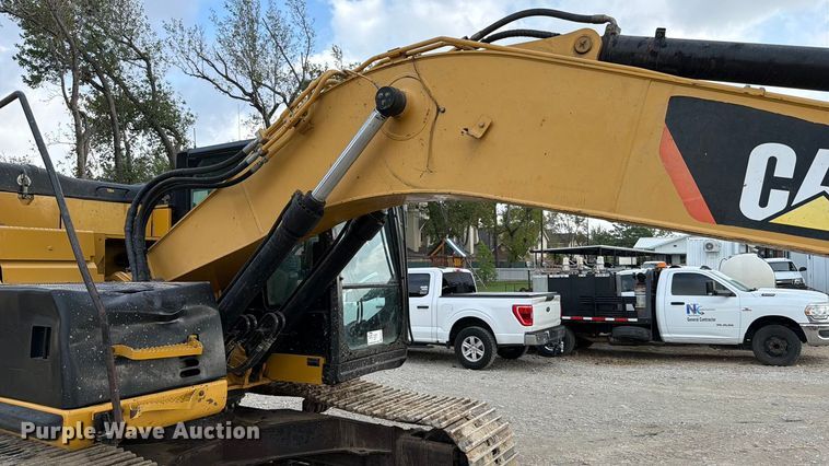 image for item ED5015 2015 Caterpillar 320E LRR excavator