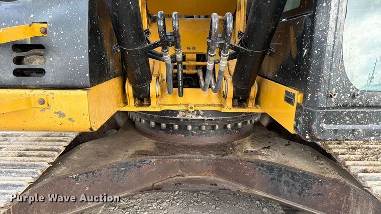 image for item ED5015 2015 Caterpillar 320E LRR excavator