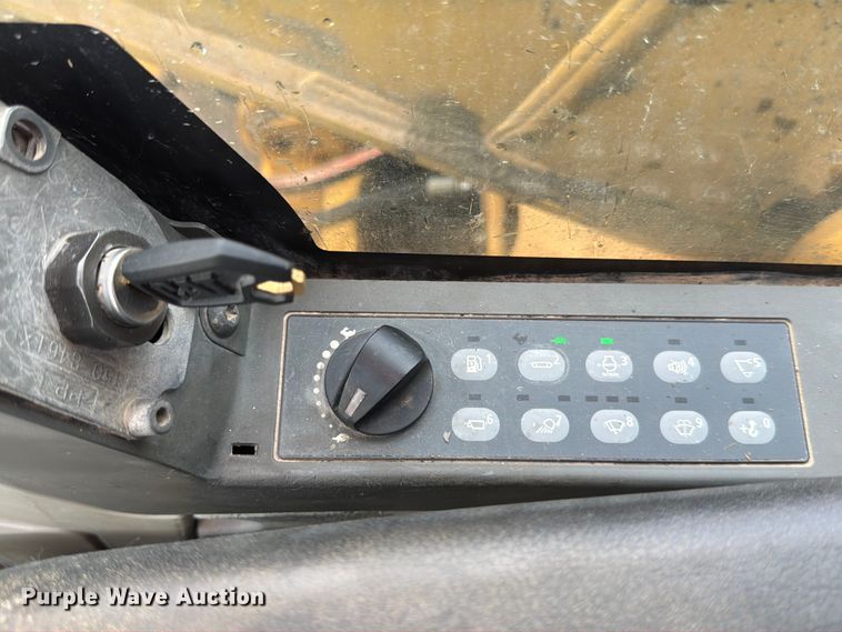 image for item ED5015 2015 Caterpillar 320E LRR excavator