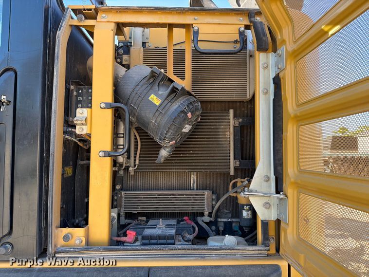 image for item ED5015 2015 Caterpillar 320E LRR excavator