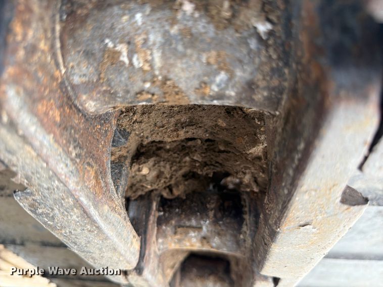 image for item ED5015 2015 Caterpillar 320E LRR excavator