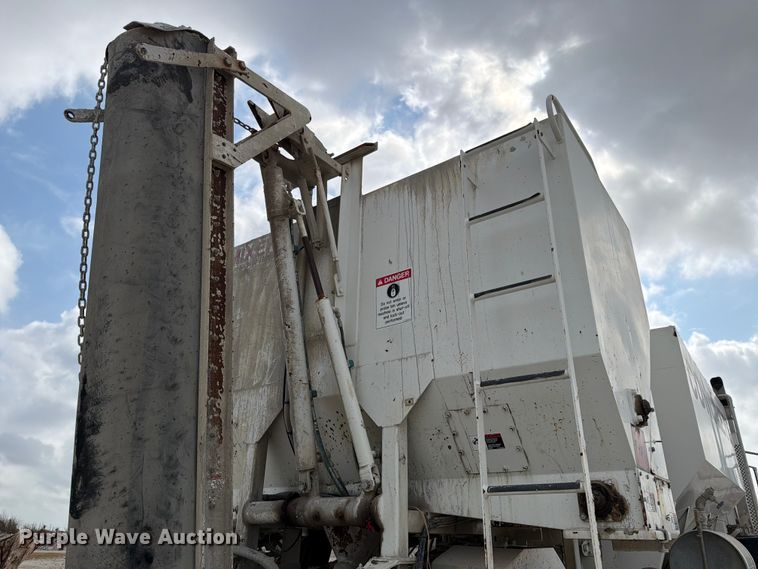 image for item ED5016 2022 International HX620 volumetric concrete mixer truck