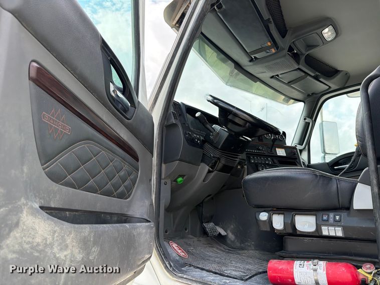 image for item ED5016 2022 International HX620 volumetric concrete mixer truck