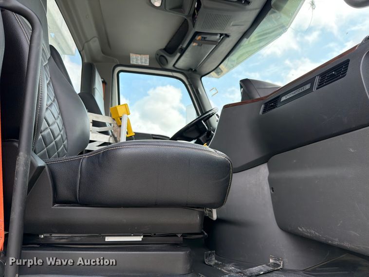 image for item ED5016 2022 International HX620 volumetric concrete mixer truck