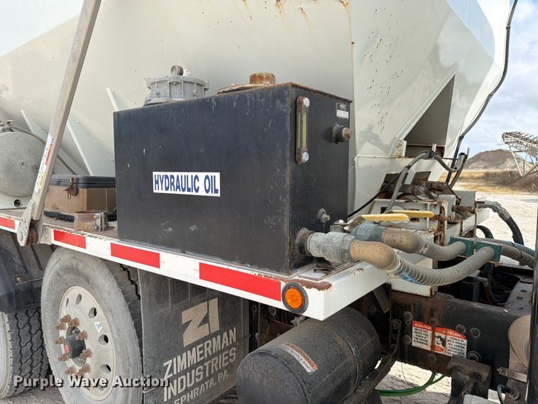 image for item ED5018 2021 Western Star 4700 volumetric concrete mixer truck