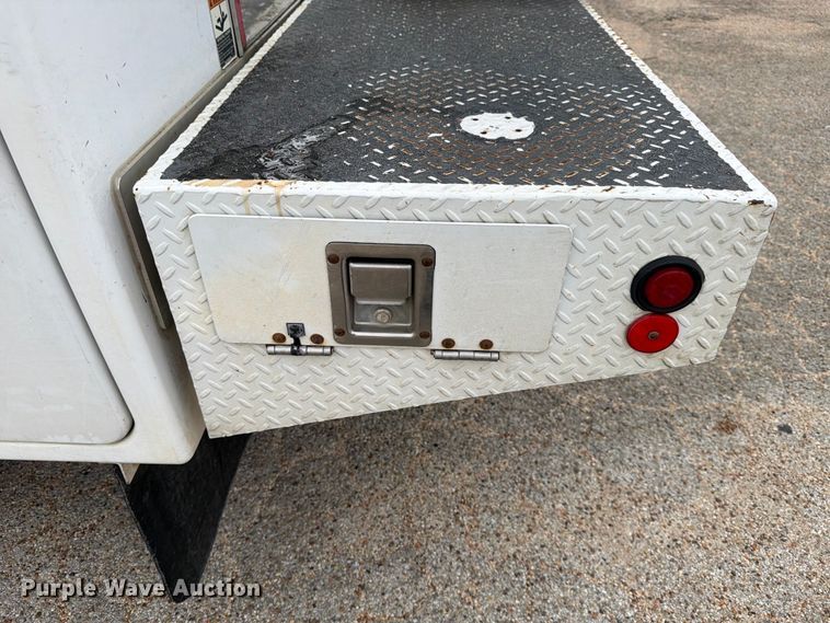 image for item ED5032 2011 Ford F450 Super Duty bucket truck