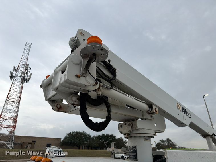 image for item ED5032 2011 Ford F450 Super Duty bucket truck