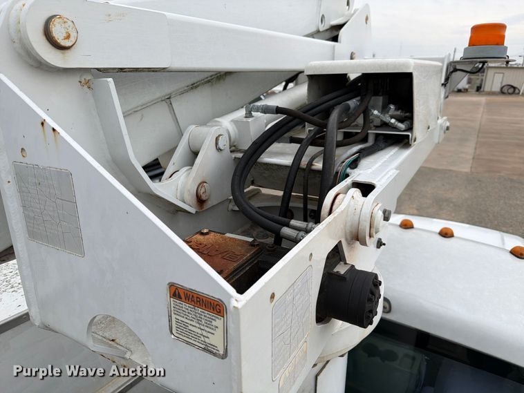 image for item ED5032 2011 Ford F450 Super Duty bucket truck