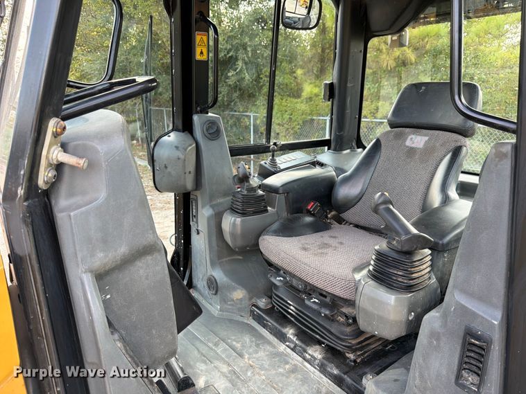 image for item ED5046 2019 Caterpillar D6K2 LGP dozer