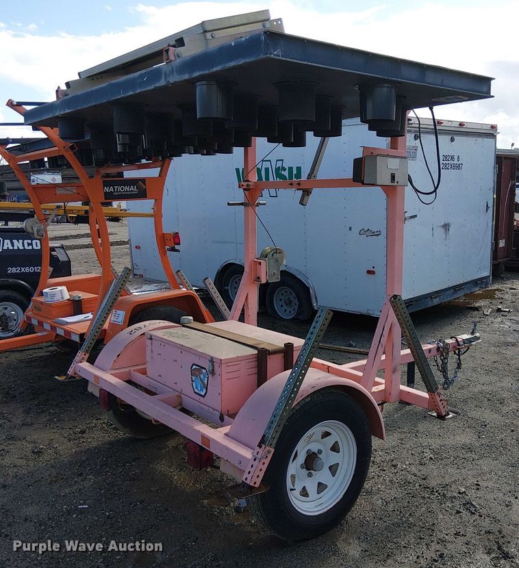 image for item EE4949 2005 Wanco WTSP arrow board trailer