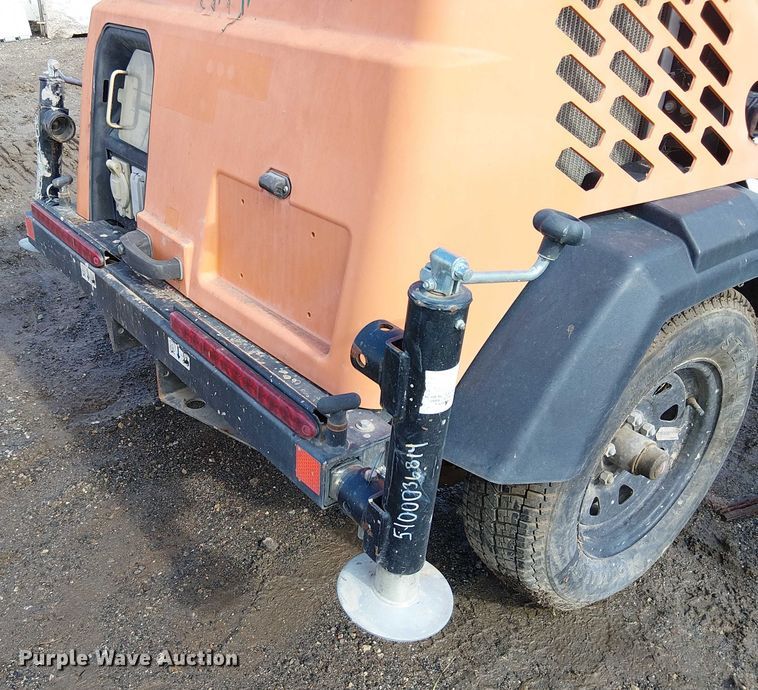 image for item EE4952 2019 Generac MLT6SKDS-STD light plant