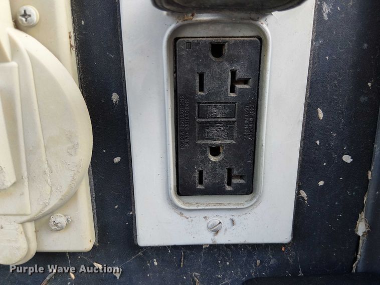 image for item EE4952 2019 Generac MLT6SKDS-STD light plant