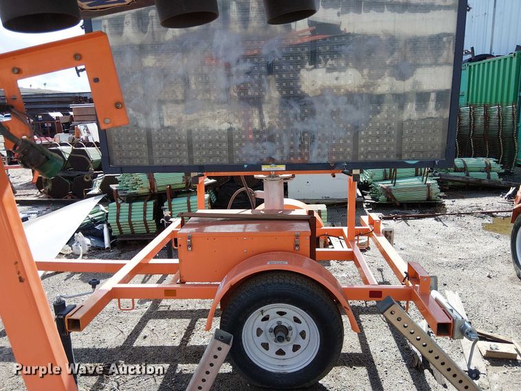 image for item EE4954 2019 Wanco WVT3 message board trailer