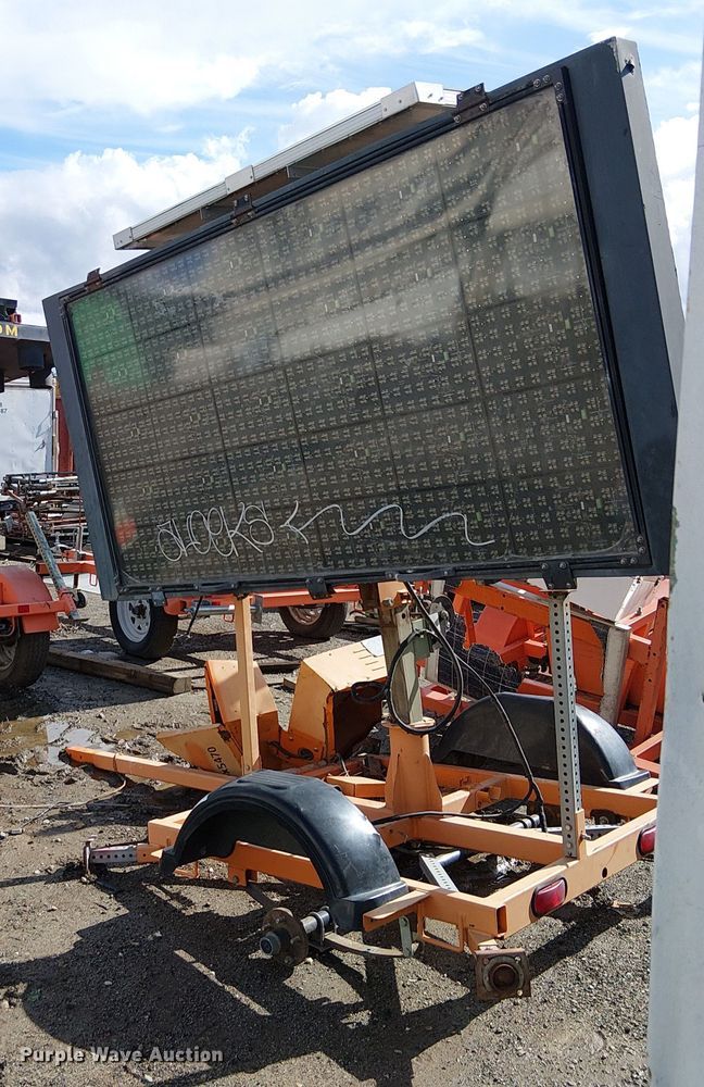 image for item EE4955 (2) Wanco message board trailers