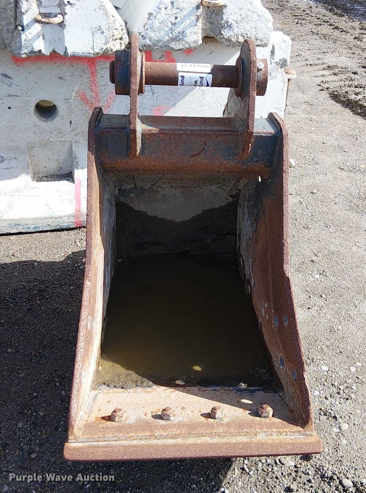 image for item EE4956 Esco 24