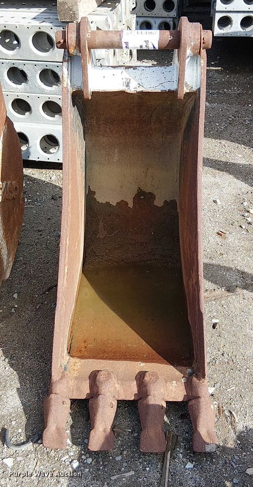 image for item EE4967 Caterpillar 16