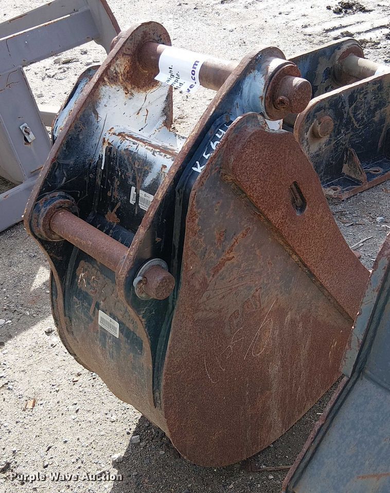 image for item EE4967 Caterpillar 16