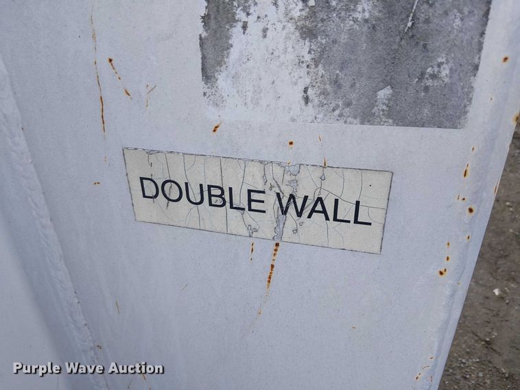 image for item EE4976 Fuel tank