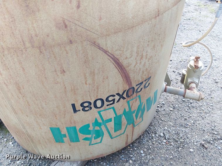 image for item EE4977 2014 Clemco 3680 sandblasting pot