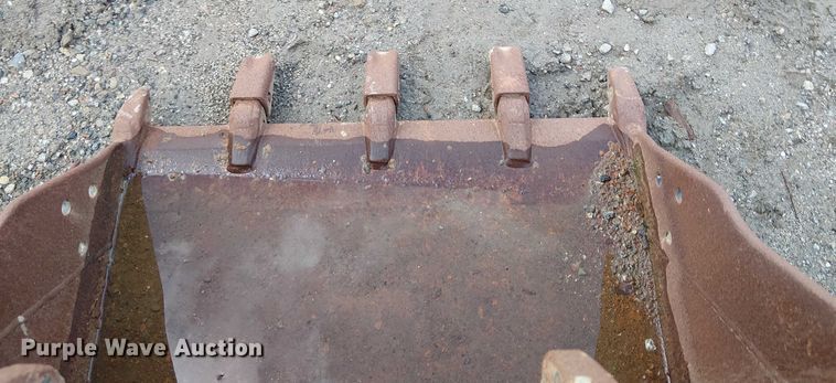 image for item EE4983 Caterpillar 33