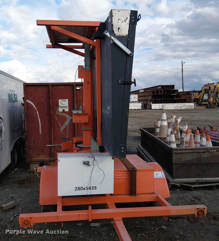 image for item EE4985 2014 Wanco WVT3 message board trailer