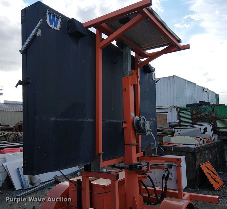 image for item EE4985 2014 Wanco WVT3 message board trailer