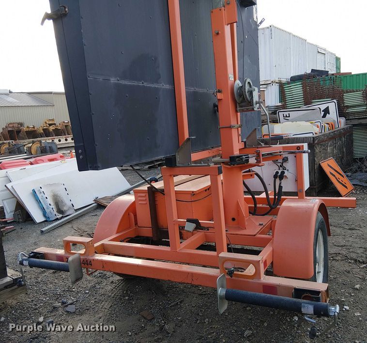 image for item EE4985 2014 Wanco WVT3 message board trailer